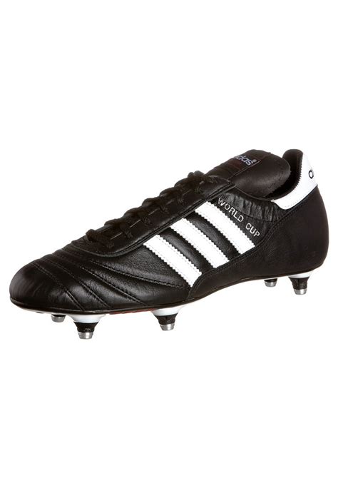 metalen noppen voetbalschoenen